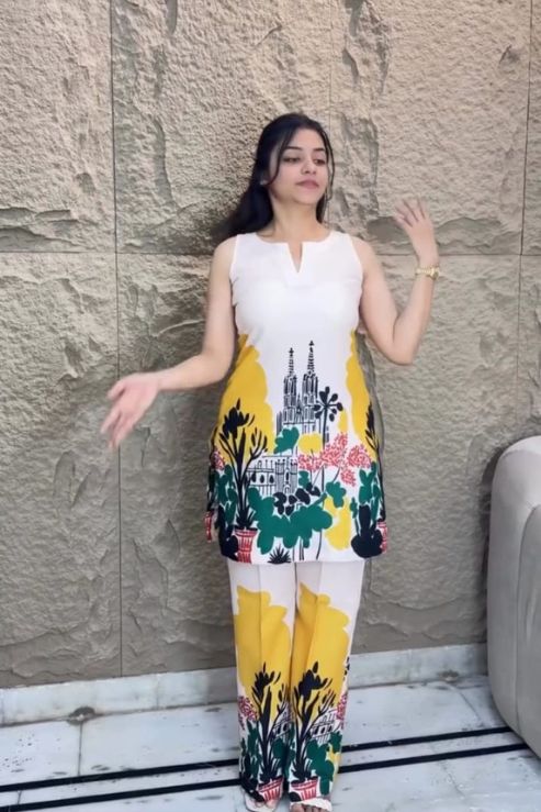 Trendy Floral Printed Kurta Set for Women - Urban Garden Design
