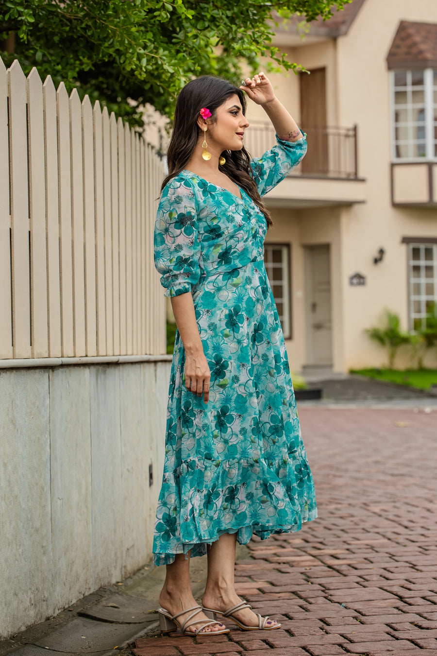 Kudbi Jiyaa Stylish Print Gown For Women.
