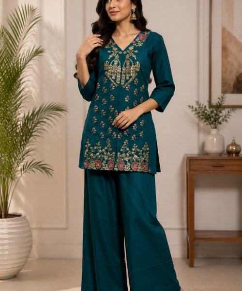 Elegant Floral Embroidered Kurta Set for Women