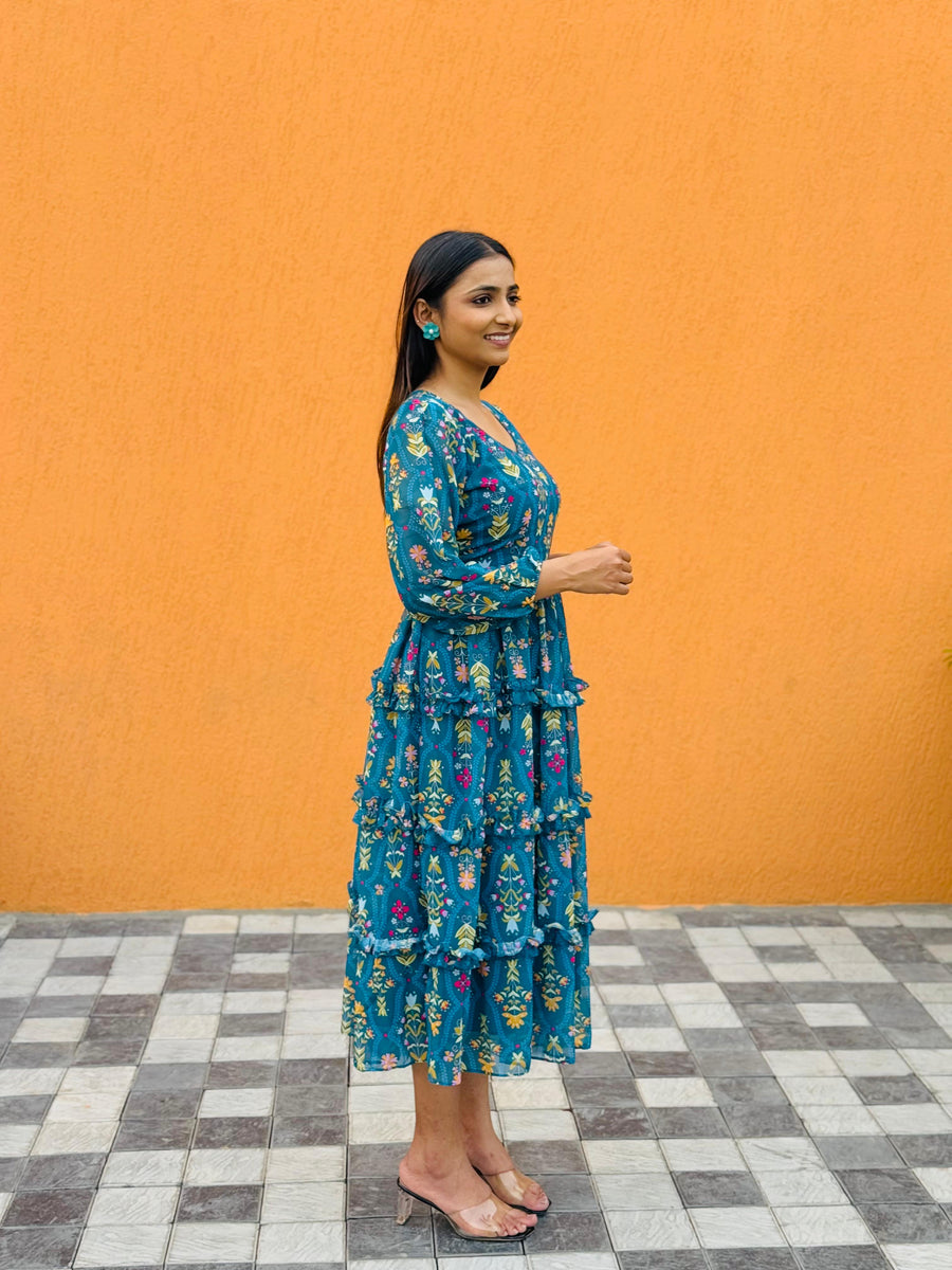Kudbi Berry Blue Stylish 3-leyar Gown For Women.